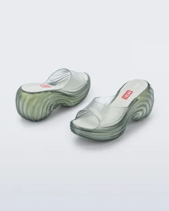 Slides*Melissa Quantum Platform Transparent Green