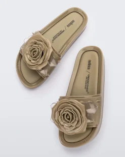 Slides*Melissa Spikes Beach