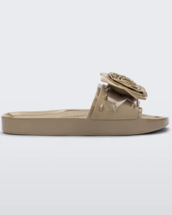 Slides*Melissa Spikes Beach