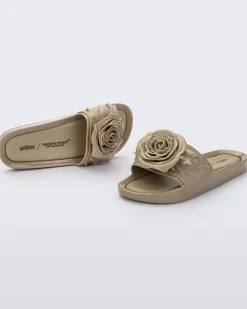 Slides*Melissa Spikes Beach